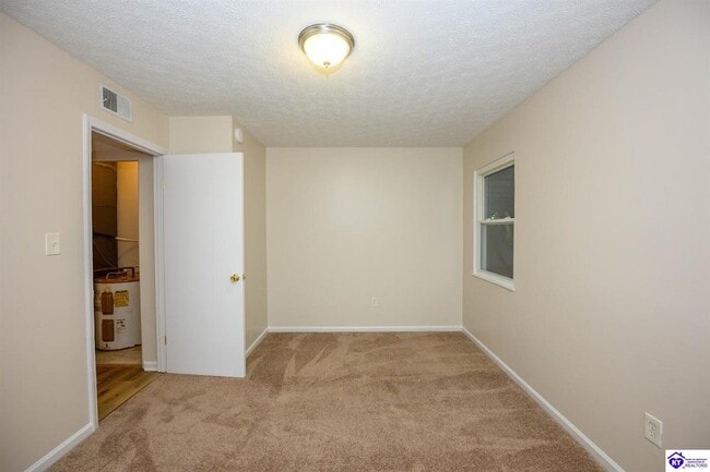Building Photo - 244 Pinewood Dr