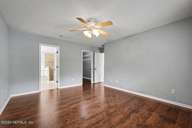 Building Photo - 711 Sid Dr