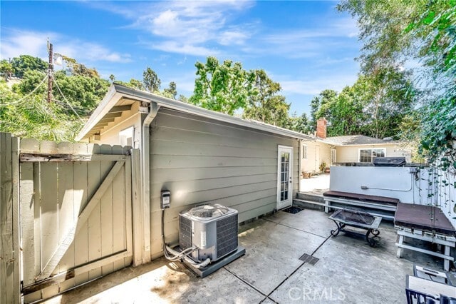 Building Photo - 3743 Goodland Ave