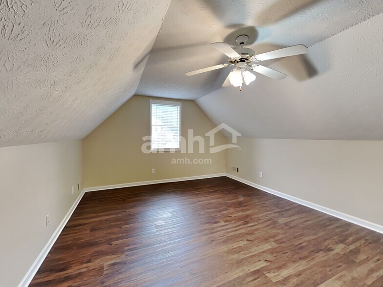 Building Photo - 103 Cottonwood Pl