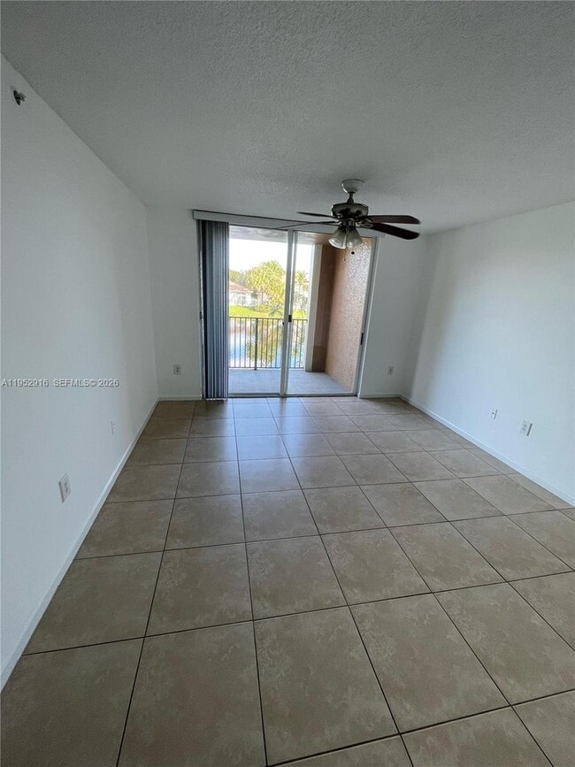 Building Photo - 4840 N State Rd 7