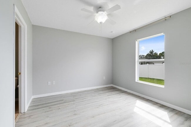 Building Photo - 12 Sawfish Ln