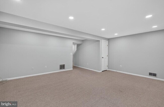 Building Photo - 7014 Gatton Square