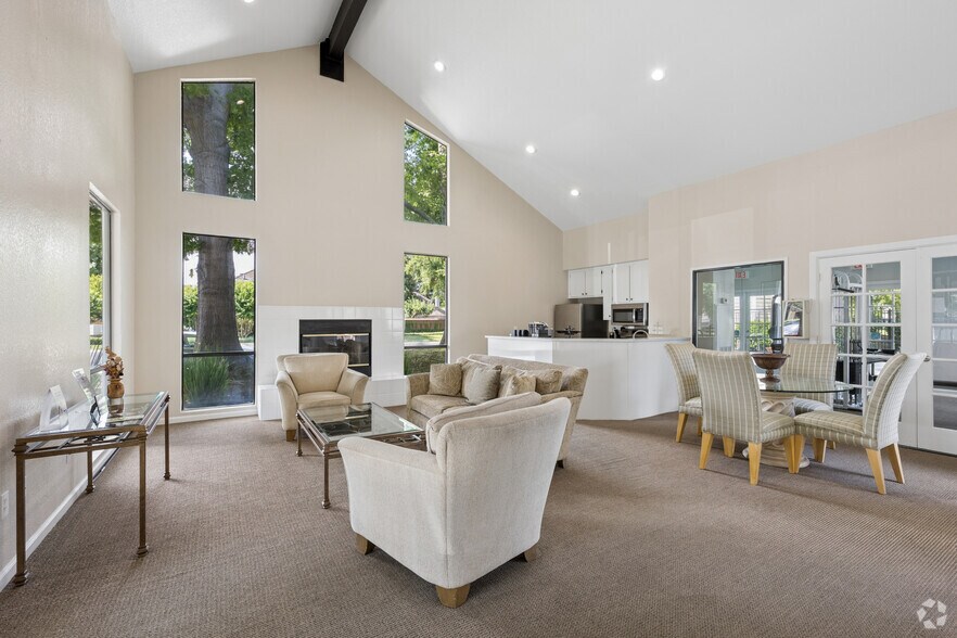 Clubhouse - Reserve at Riverlake Apartments