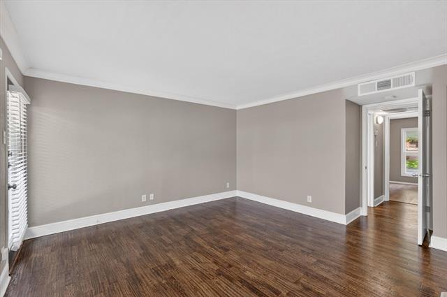 Building Photo - 5932 Sandhurst Ln