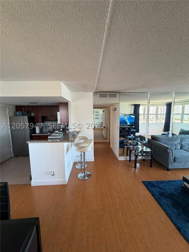 Building Photo - 111 Golden Isles Dr