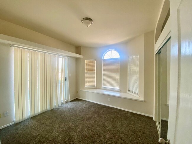 Building Photo - 3328 Green Ridge Ct