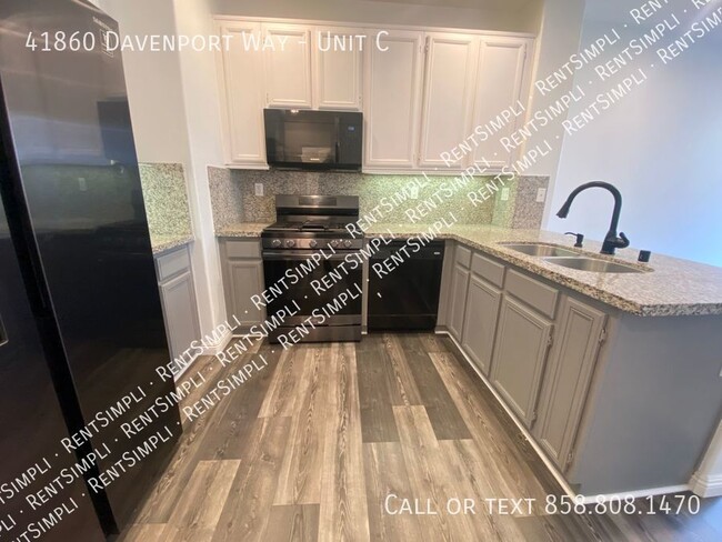 Building Photo - 41860 Davenport Way