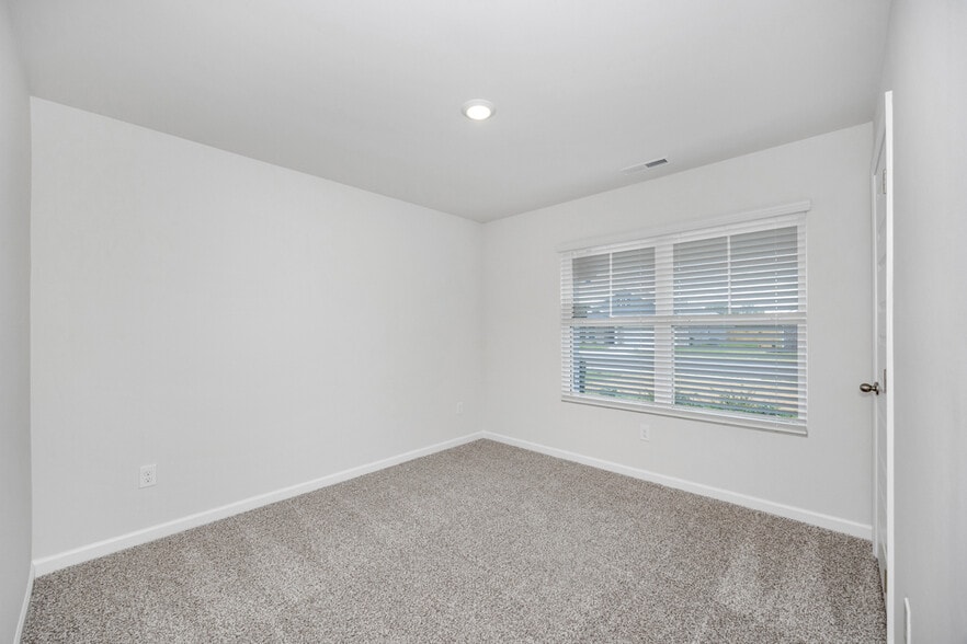 Building Photo - 128 Wellspring Rd