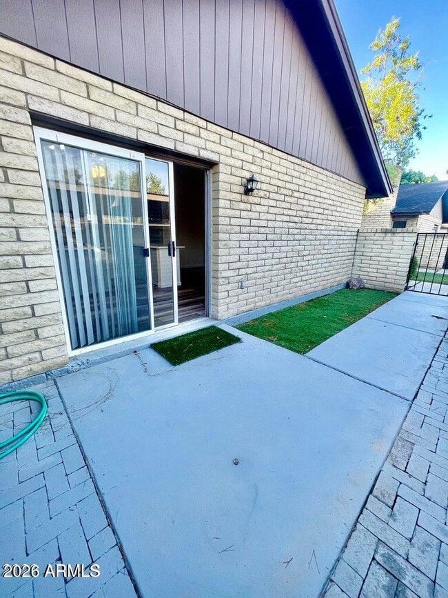Building Photo - 32 W Loma Vista Dr