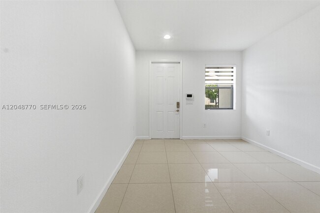 Building Photo - 8820 NW 103rd Ave