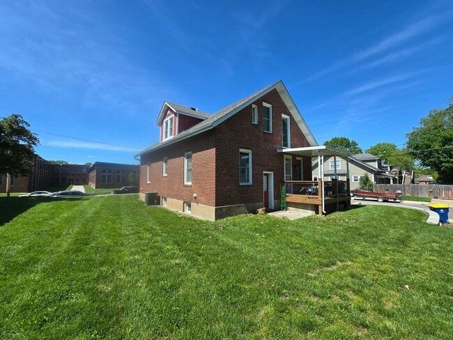 Building Photo - Charming 4BR/2.5BA Home in Historic Washin...
