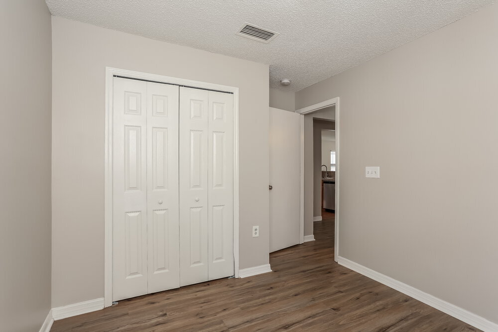 Building Photo - 7910 Cherry Blossom Dr S