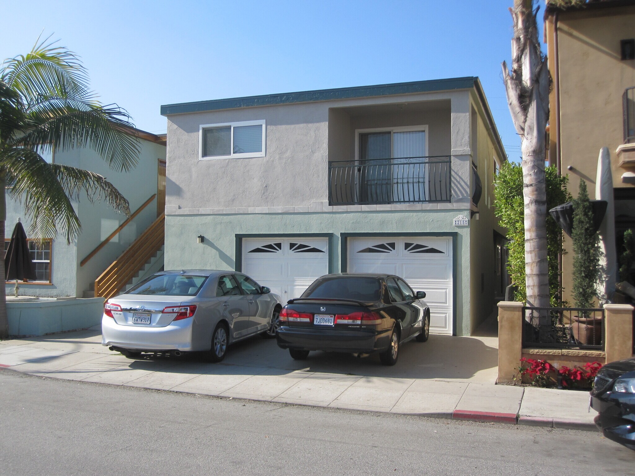 Building Photo - 215 Covina Ave