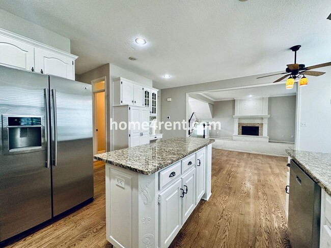 Building Photo - Beautiful Overland Park Home in Blue Valle...