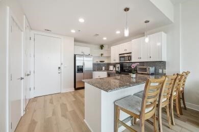 Building Photo - 500 Seawall Blvd