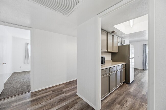 Building Photo - 124 E Minton Dr
