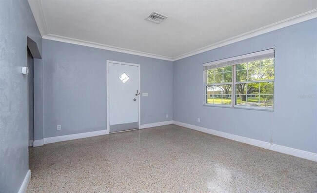 Building Photo - 2127 26th Ave S