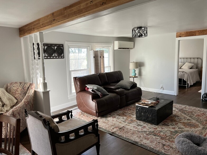 Building Photo - 52 Blossom Dr