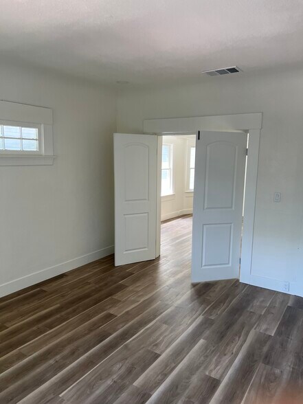 Building Photo - 620 14th St