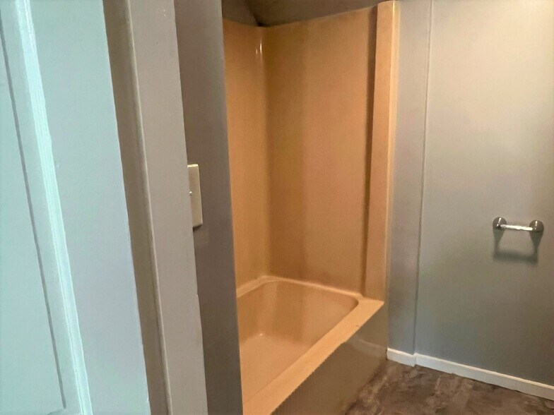 Building Photo - 1-7 Old Mendon Street