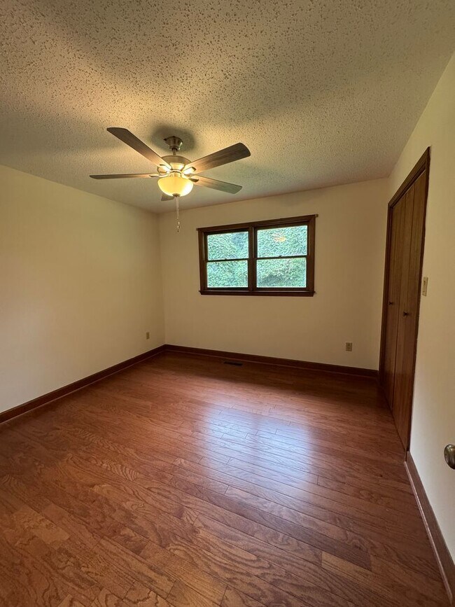 Building Photo - 257 Ponderosa Cir