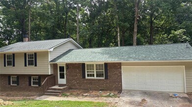 Building Photo - 1744 Oak Ridge Way NW