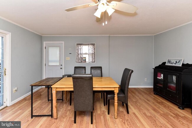 Building Photo - 722 Glenside Dr