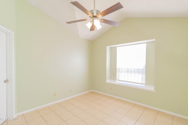 Building Photo - 12056 Bellows Ct