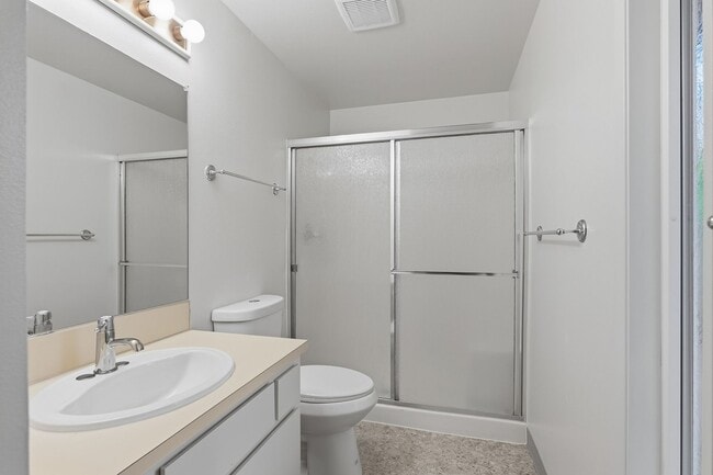 Building Photo - Freshly Updated 3-Bedroom Home with Fenced...