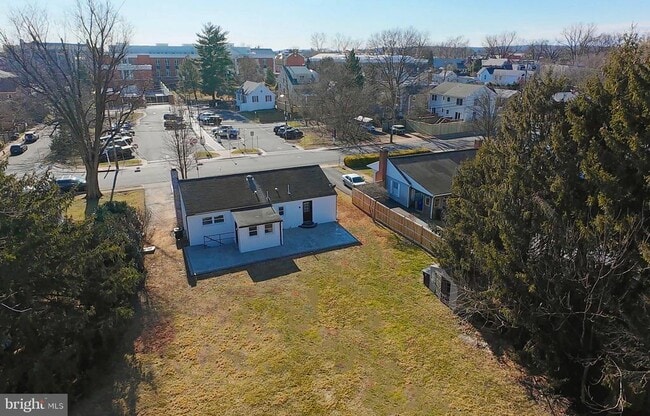 Building Photo - 106 North St NE