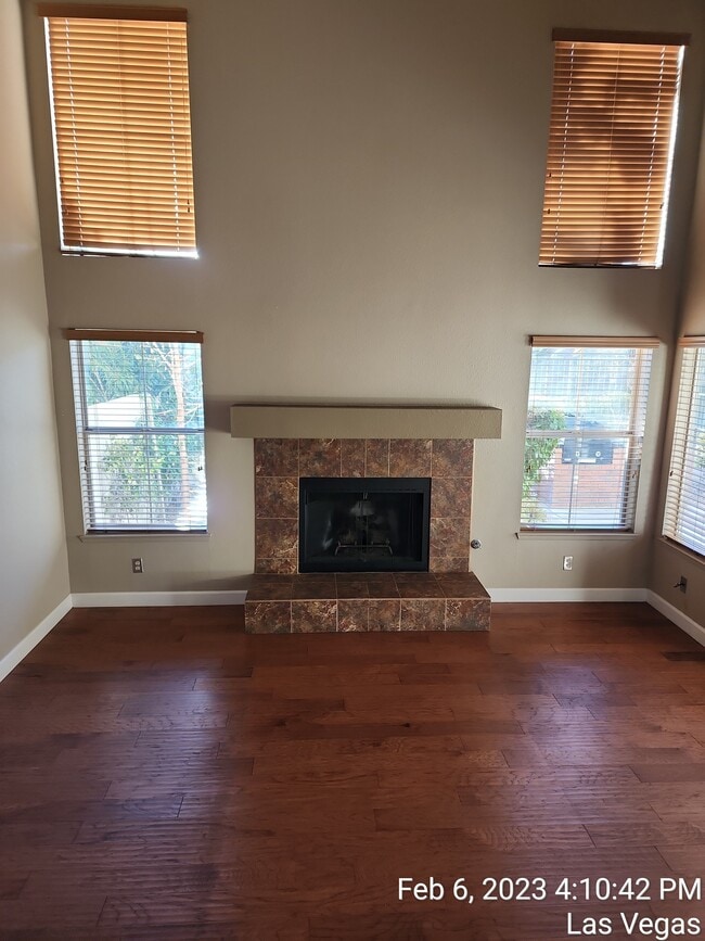 Building Photo - 2657 Seashore Dr