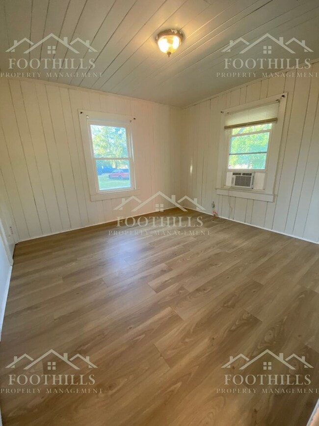 Building Photo - Cozy 1BR/1BA Home with Modern Comforts in ...