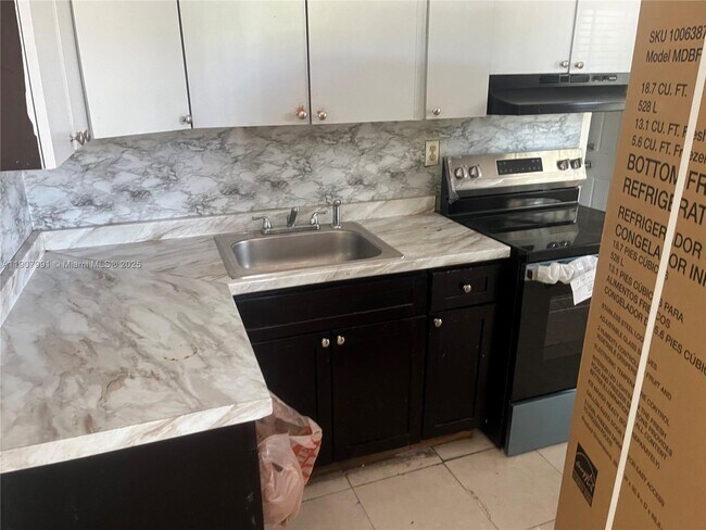 Building Photo - 15812 NW 39th Ct