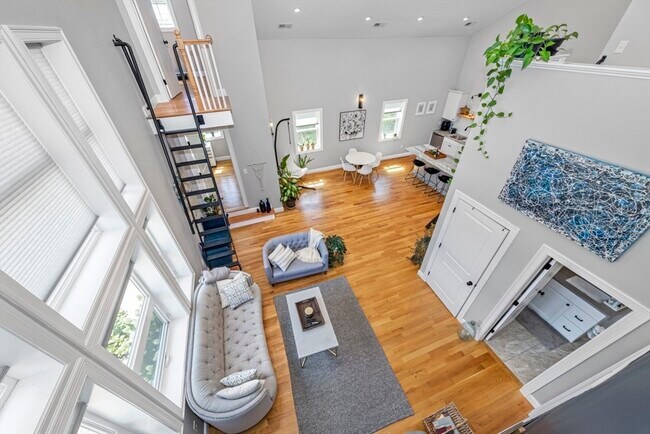 Building Photo - 60 Hermon St