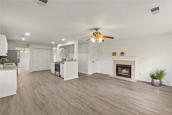 Building Photo - 3003 Brass Dr