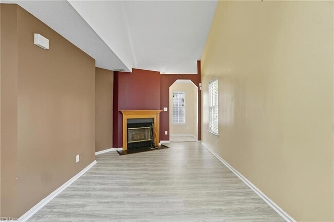 Building Photo - 716 Aylesbury Dr