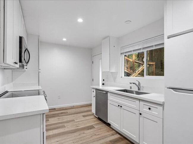 Building Photo - 14842 Canyon 1 Rd