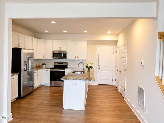 Building Photo - 602 Market Grove Dr