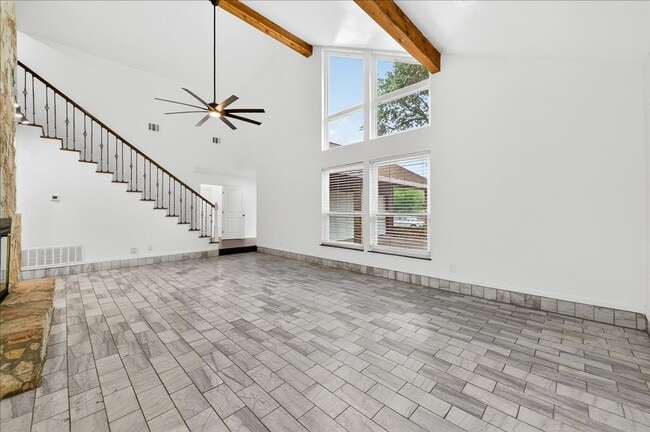 Building Photo - 5025 Romford Dr