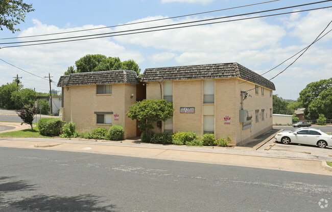 Building Photo - Swisher Apartments