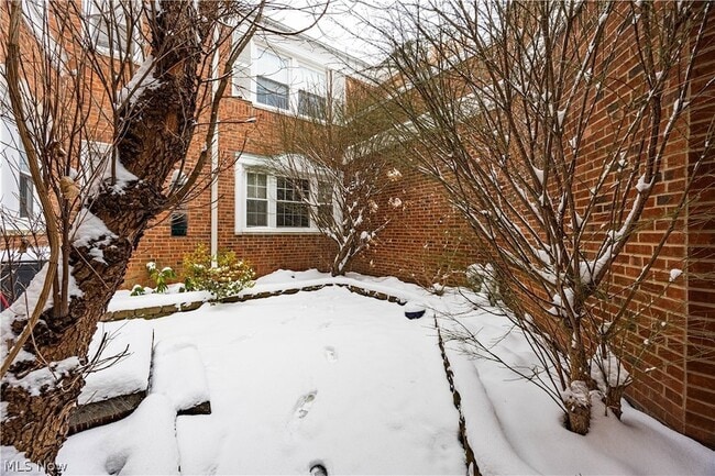 Building Photo - 19436 Van Aken Blvd