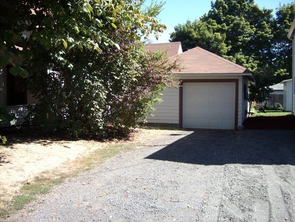 Building Photo - Hardwood Floors~ Large, Covered Front Porch