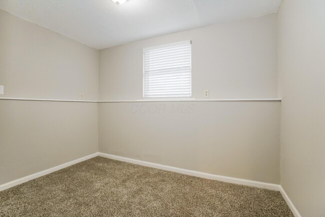 Building Photo - 6976 Endsleigh Dr