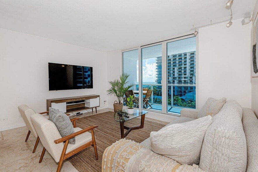 Building Photo - 2301 Collins Ave