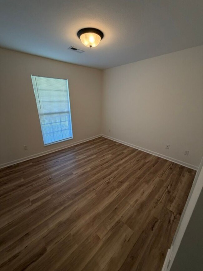 Building Photo - 2811 June Bug Way