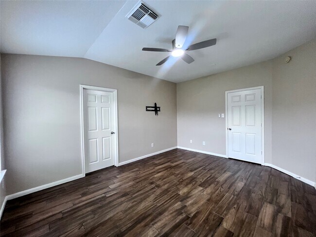 Building Photo - 11750 Pinemeade Ln