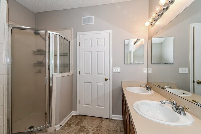 Building Photo - 2741 Acorn Park Dr N