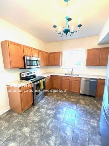 Building Photo - 523 N 31st St