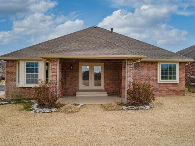 Building Photo - 10724 Masters Cir